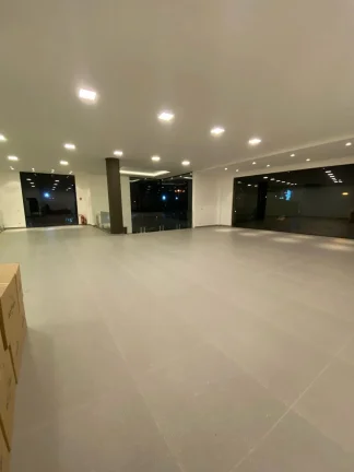 Imagem Prédio Comercial de Alto Padrão para Locação em Votorantim-SP, Parque Bela Vista: 2 Salas, 3 Banheiros, 10 Vagas, 724 m².