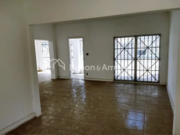 Imagem Venda, imóvel comercial, Bairro Bosque, em Campinas. 
Zoneamento ZM 2.
Avenida de grande fluxo, loc...