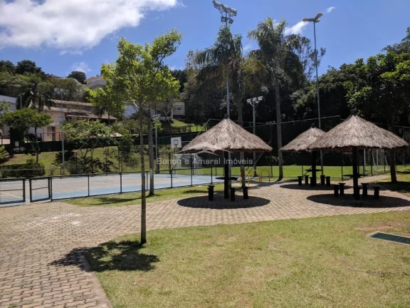 Imagem Belíssima casa em condomínio à venda, com 4 quartos, 452 m².