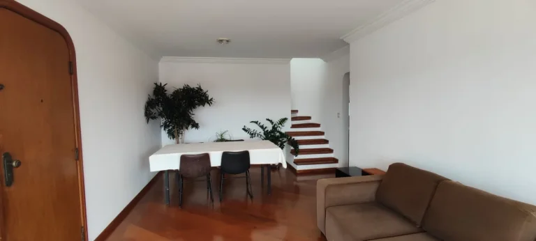 Imagem Cobertura 246M², 3Q, 3 Suítes, Sala bem ventilada, 4 Banheiros, 3 Vagas, Depósito, Churrasqueira, Piscina, Split, Salão de festas, Playground, Jardim.