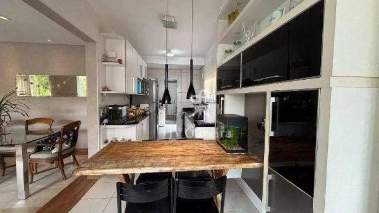 Imagem Casa com 3 dormitórios à venda, 270 m² por R$ 2.398.000,00 - Bosque do Vianna - Cotia/SP