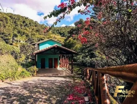 Imagem OPORTUNIDADE !!! CASA DE CAMPO EM CONDOMÍNIO FECHADO NO CENTRO DE DOMINGOS MARTINS.