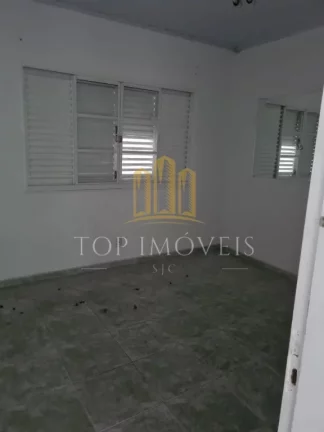 Imagem Espaçosa casa quatro dormitórios no centro Oportunidade!