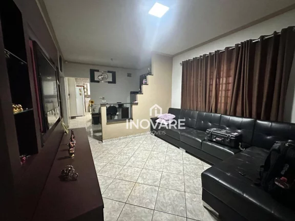 Imagem Casa com 3 dormitórios à venda, 180 m² por R$ 600.000,00 - Jardim Leonora - Itumbiara/GO