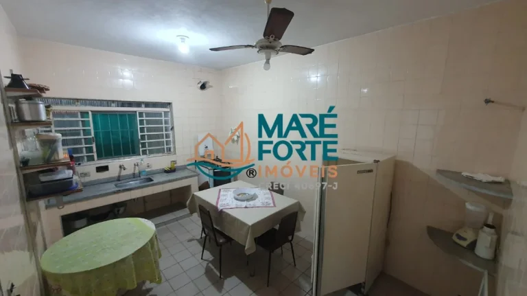 Imagem Oportunidade para quem procura um Imóvel de Esquina no Br. Pereque Açu para fazer Ponto Comercial ou Kitnet próximo a Praia