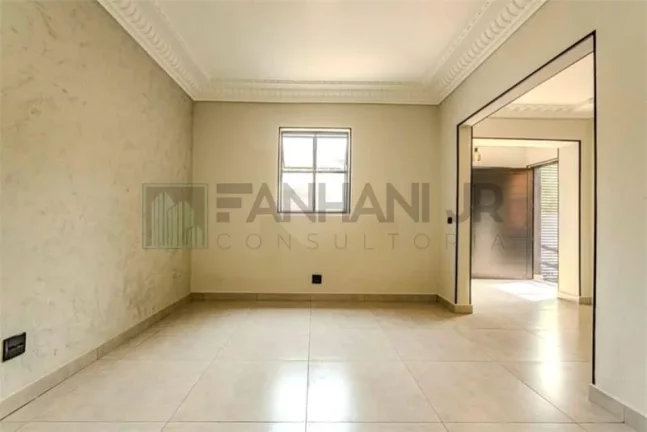 Imagem Casa Comercial para Locação em Jardim Paulista, São Paulo-SP: 8 Salas, 4 Banheiros, 10 Vagas de Garagem, 550 m² de Área.