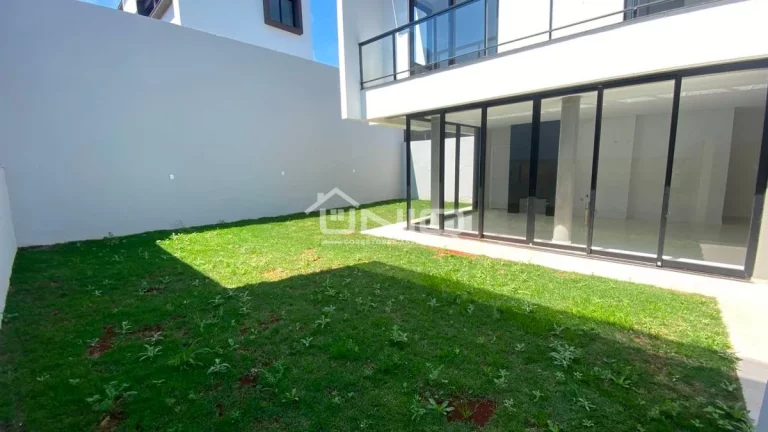 Imagem Sobrado 3 Suítes Fraron