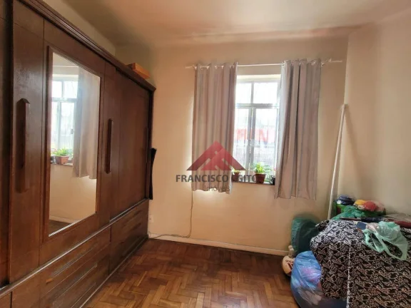 Imagem Amplo apartamento térreo com 3 quartos no Bairro Chic