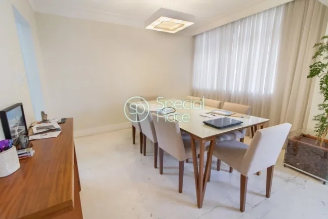 Imagem Linda reforma em apartamento na Alameda Barros. São 213m2 de área privativa, 3 dormitórios ( 1 su...