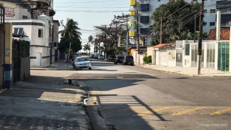 Imagem CASA COM 57 m² - MIRIM - PRAIA GRANDE SP
