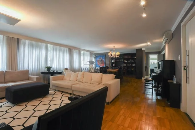 Imagem Apartamento reformado à venda em Higienópolis com 3 quartos e 2 vagas, 210m2