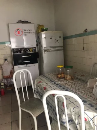 Imagem Casa Antiga à venda, com 8M de frente e área de terreno de 288m, à 350m da linha verde do metrô e linha prata do monotrilho, fácil acesso ao centro
