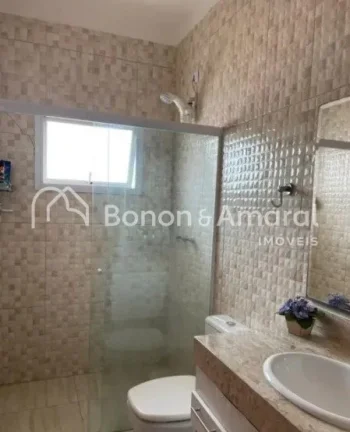 Imagem Casa ampla com acabamento refinado no Condomínio Flor da Serra, em terreno de 480m² e 244m² de á...
