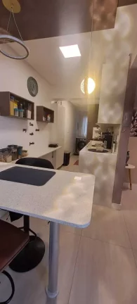Imagem Apartamento com 2 dormitórios sendo 1 suíte e 1 vaga de garagem em Balneário Camboriú/SC
