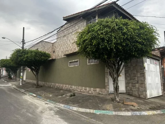 Imagem Sobrado com 4 dormitórios à venda, 250 m² por R$ 580.000,00 - Cidade Boa Vista - Suzano/SP