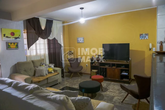 Imagem Venda em Samambaia Sul: Casa com 4 dormitórios, 1 suíte e 3 banheiros por R$ 400.000. Oportunidade imperdível!