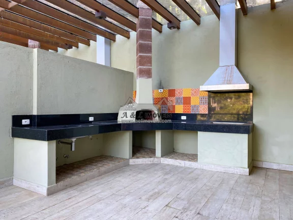 Imagem Casa em Campos do Jordão – Com 05 suítes em condomínio exclusivo