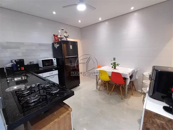 Imagem Espaçosa Casa Geminada no Mirim Praia Grande – 2 Quartos e Piscina