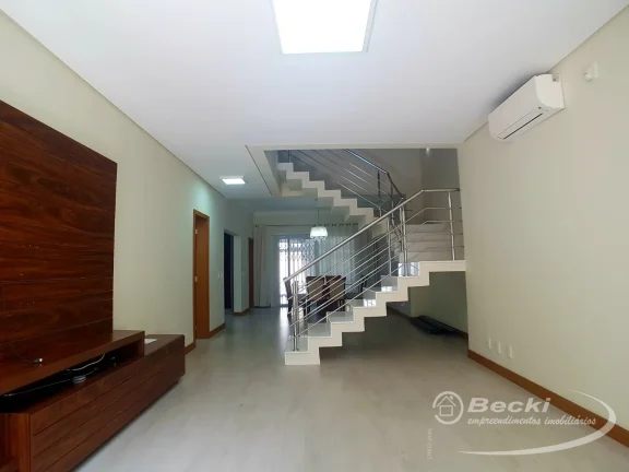 Imagem Casa de Alto Padrão no Bairro Floresta em Joinville