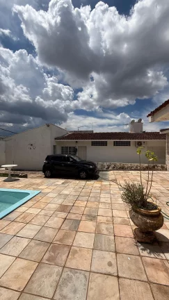 Imagem CASA Á VENDA NO PARQUE CASTELO COM 502 METROS DE TERRENO EM FRANCA/SP