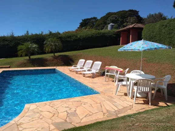 Imagem Ótima chácara com piscina.