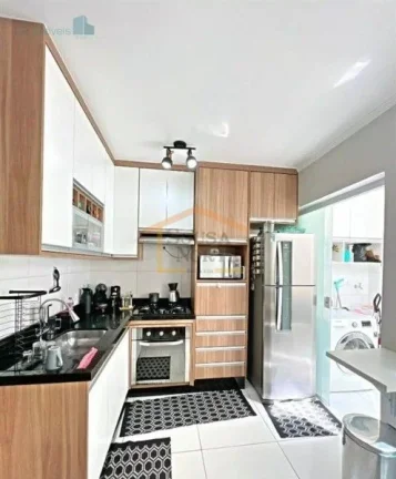 Imagem Casa em condomínio fechado, 2 dormitórios, sendo os 2 suítes, sala 2 ambientes, cozinha planejada...