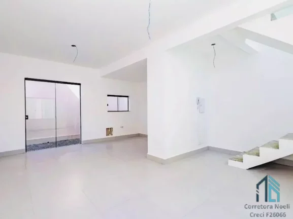 Imagem Sobrado novo a venda 02 quartos c/suíte, terraço Santa Felicidade em Curitiba PR