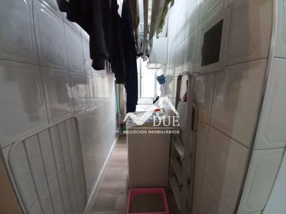 Imagem Apartamento com 2 dormitórios de frente, no 1 andar com varanda e vaga suficiente e livre, à venda, 70 m² por R$ 340.000 - Boqueirão - Santos/SP
