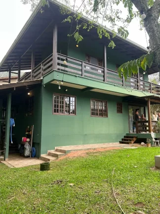 Imagem Casa com 3 dormitórios sendo1 suíte piscina e 2 vagas - Praia de Taquaras, Balneário Camboriú/SC