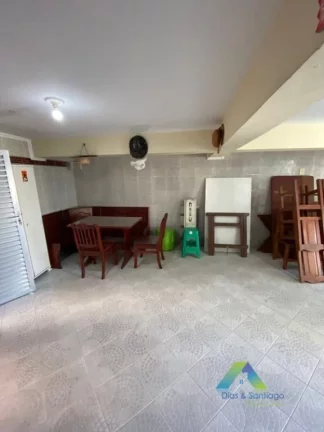 Imagem SANTO ANDRÉ Casa 200M², 3 dormitórios, varanda gourmet, 4 vagas de garagem, ótima localização e valor !!!
