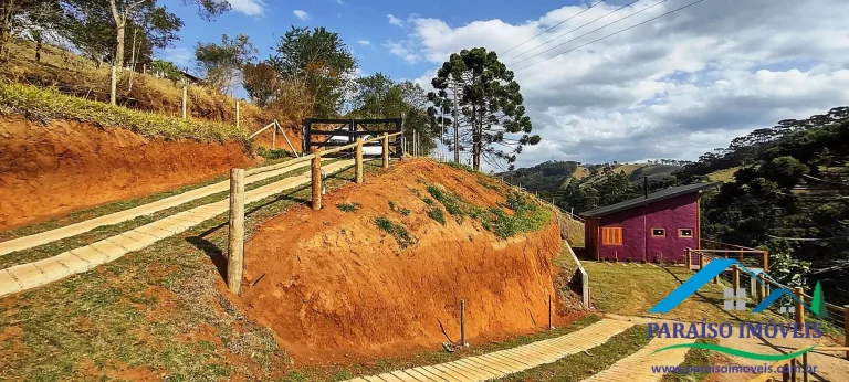 Imagem Charmoso Chalé em Gonçalves – Um Refúgio de Conforto e Beleza!