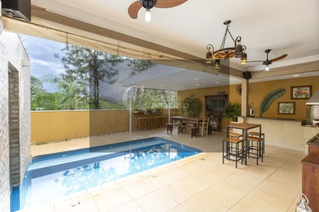 Imagem Sobrado à venda com Vista Deslumbrante e Lazer Com 250m² de terreno e 208m²