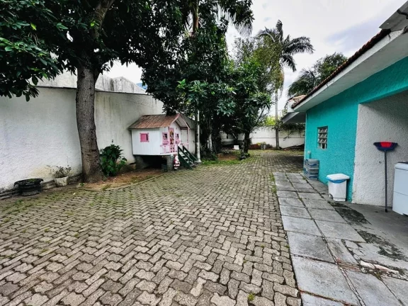 Imagem Casa à venda no bairro Floresta - Porto Alegre/RS