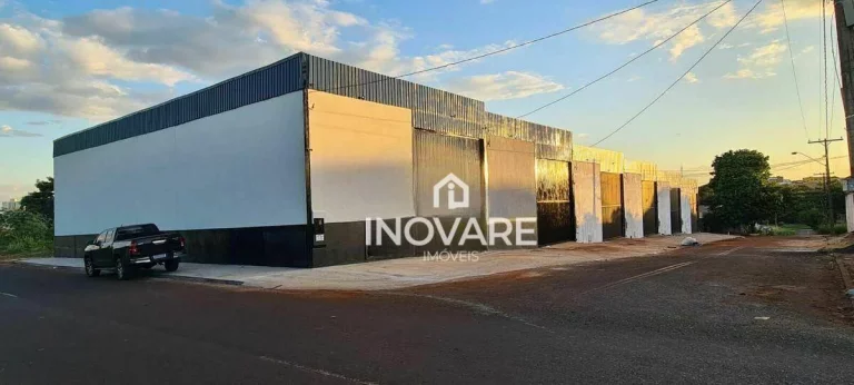 Imagem Galpão para alugar, 297 m² por R$ 3.500,00/mês - Karfan - Itumbiara/GO