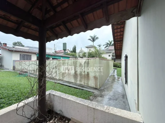 Imagem Sítio da Moenda com casa sede e área de lazer
