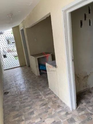 Imagem Vende-se casa com localização excelente no Miramar