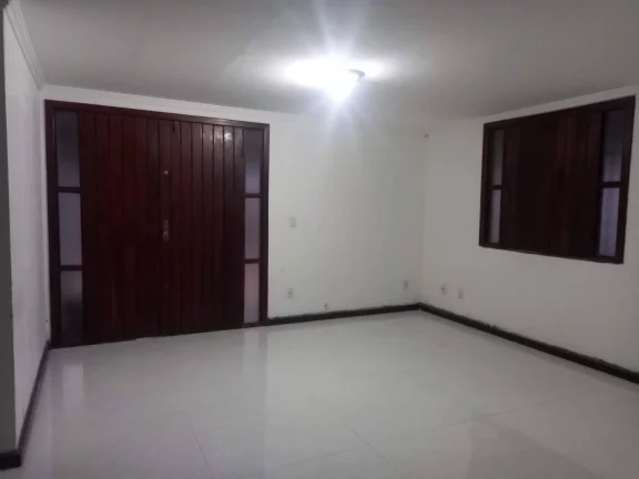 Imagem Casa com 4 quartos, 300m2, para locação em Lauro de Freitas, Centro