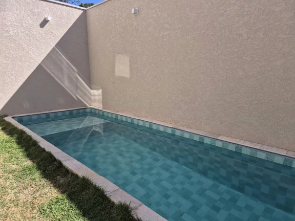 Imagem Casa à venda ou para alugar com 4 quartos, sendo 3 suítes, em Vila Petrópolis, Atibaia - SP