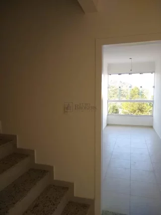Imagem Sobrado Triplex com 3 suítes no bairro Ariribá em Balneário Camboriú