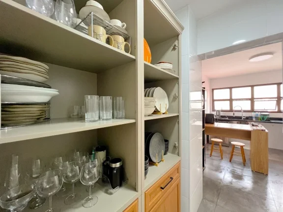 Imagem Apartamento 155M², 4Q, 1 Suíte, 3 Banheiros, 3 Vagas, Sacada, Lavabo, Academia, Piscina, Churrasqueira, Sauna, Quadra, Playground, Depósito, Despensa.
