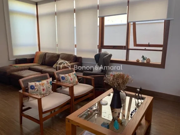 Imagem Casa térrea com sala de estar, sala de tv, lavabo, sala de jantar integrada à cozinha planejada e ...