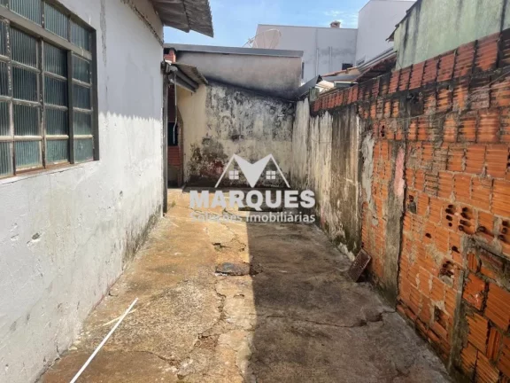Imagem Imovel com 2 casas terreno de 250m2