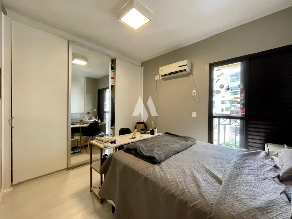 Imagem Apartamento com 3 Quartos à venda, 130m² - Ponta da Praia