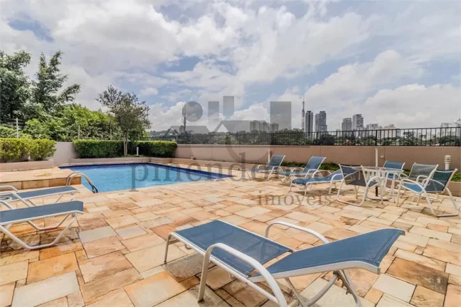Imagem Apartamento em rua tranquila da Vila Madalena com 4 suítes e 5 vagas, 210m²