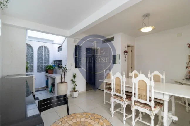 Imagem Casa à venda em São Paulo-SP, bairro Cambuci: 4 quartos, 2 salas, 2 banheiros, 2 vagas, 150 m² de área. Aproveite!