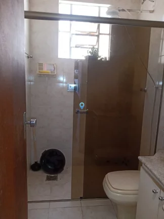 Imagem Excelente casa à venda em Contagem, localizada no bairro Parque Turistas. Possui 180m² de área to...