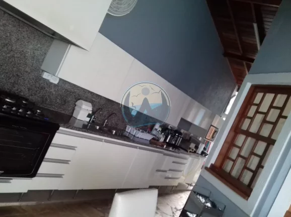 Imagem Casa à venda em Ubatuba-SP, bairro Pereque Mirim, 4 quartos, 2 suítes, 2 salas, 5 banheiros, 6 vagas de garagem, 250,00 m².