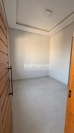 Imagem Casa geminada nova na Zona Norte de Londrina com 3 dormitórios (1 suíte), sala aconchegante, cozinha funcional e excelente localização próxima a comércios