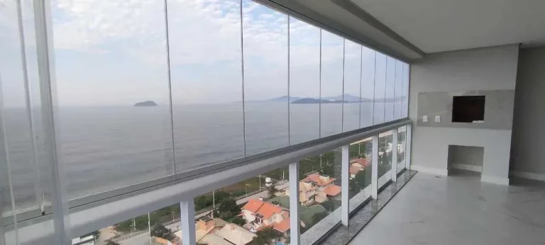 Imagem Apartamento com vista de frente mar com 3 suítes e 2 vagas de garagem em Balneário Piçarras