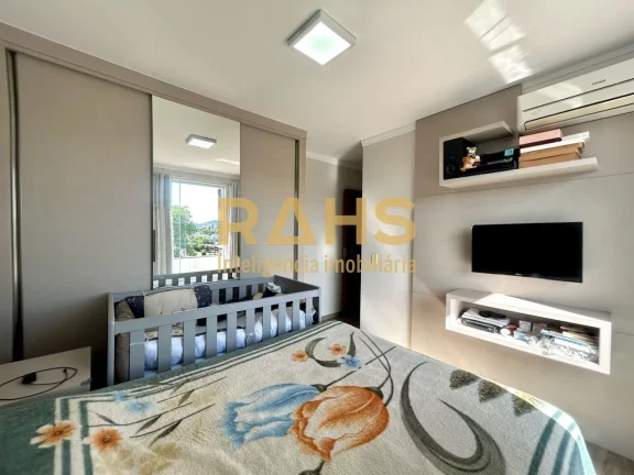 Imagem Ótimo apartamento semi mobiliado localizado no bairro Saguaçu, no inicio da Carlos Benack, próxim...